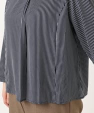 OLBKA08079 eur3(エウルキューブ) 【WEB先行販売】【大きいサイズ/11号サイズあり】Vネックストライプブラウス ネイビー(57)