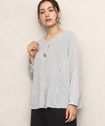 OLBKA08079 eur3 【WEB先行販売】【大きいサイズ/11号サイズあり】Vネックストライプブラウス