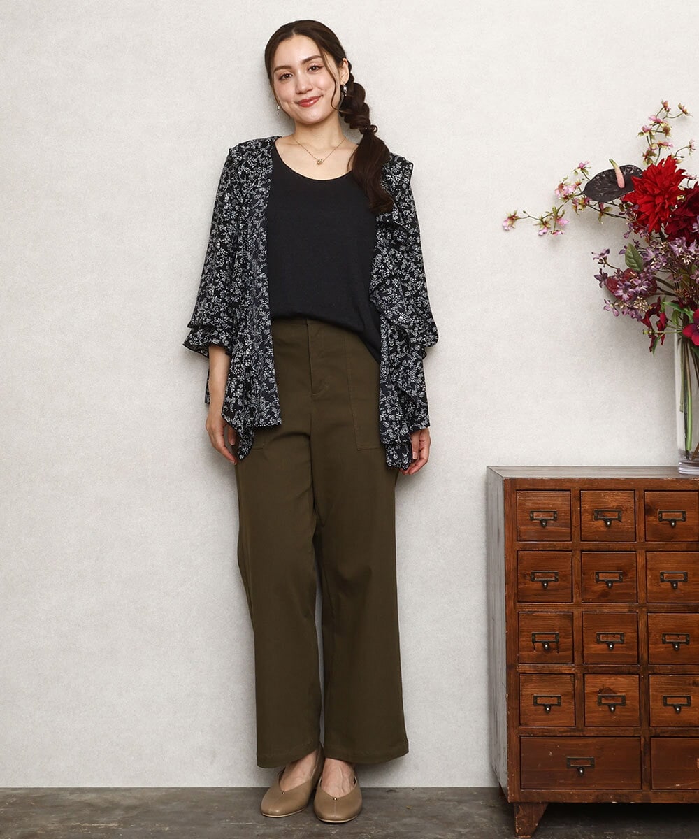 OLBKA15099 eur3(エウルキューブ) 【WEB先行販売】【大きいサイズ】ラッフルネック小花プリントブラウス ブラック(94)
