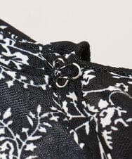 OLBKA15099 eur3(エウルキューブ) 【大きいサイズ】ラッフルネック小花プリントブラウス ブラック(94)