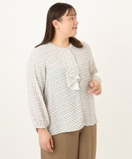 OLBKD07089 eur3(エウルキューブ) 【WEB先行販売】【大きいサイズ/洗える/11号サイズあり】カスケードディテールブラウス アイボリー