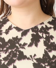 OLEBV28149 eur3(エウルキューブ) 【大きいサイズ】フラワープリントワンピース ベージュ(82)