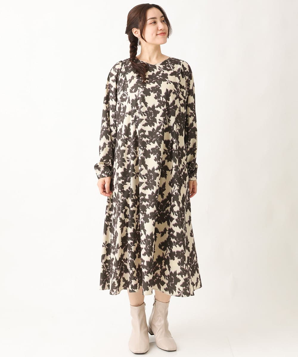 OLEBV28149 eur3(エウルキューブ) 【大きいサイズ】フラワープリントワンピース ベージュ(82)