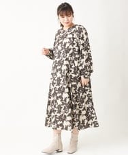 OLEBV28149 eur3(エウルキューブ) 【大きいサイズ】フラワープリントワンピース ベージュ(82)