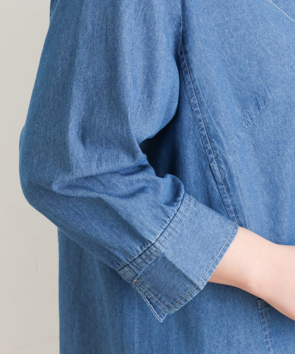 OLEES05090 eur3(エウルキューブ) 【大きいサイズ】Vネックデニムチュニック ライトブルー(50)