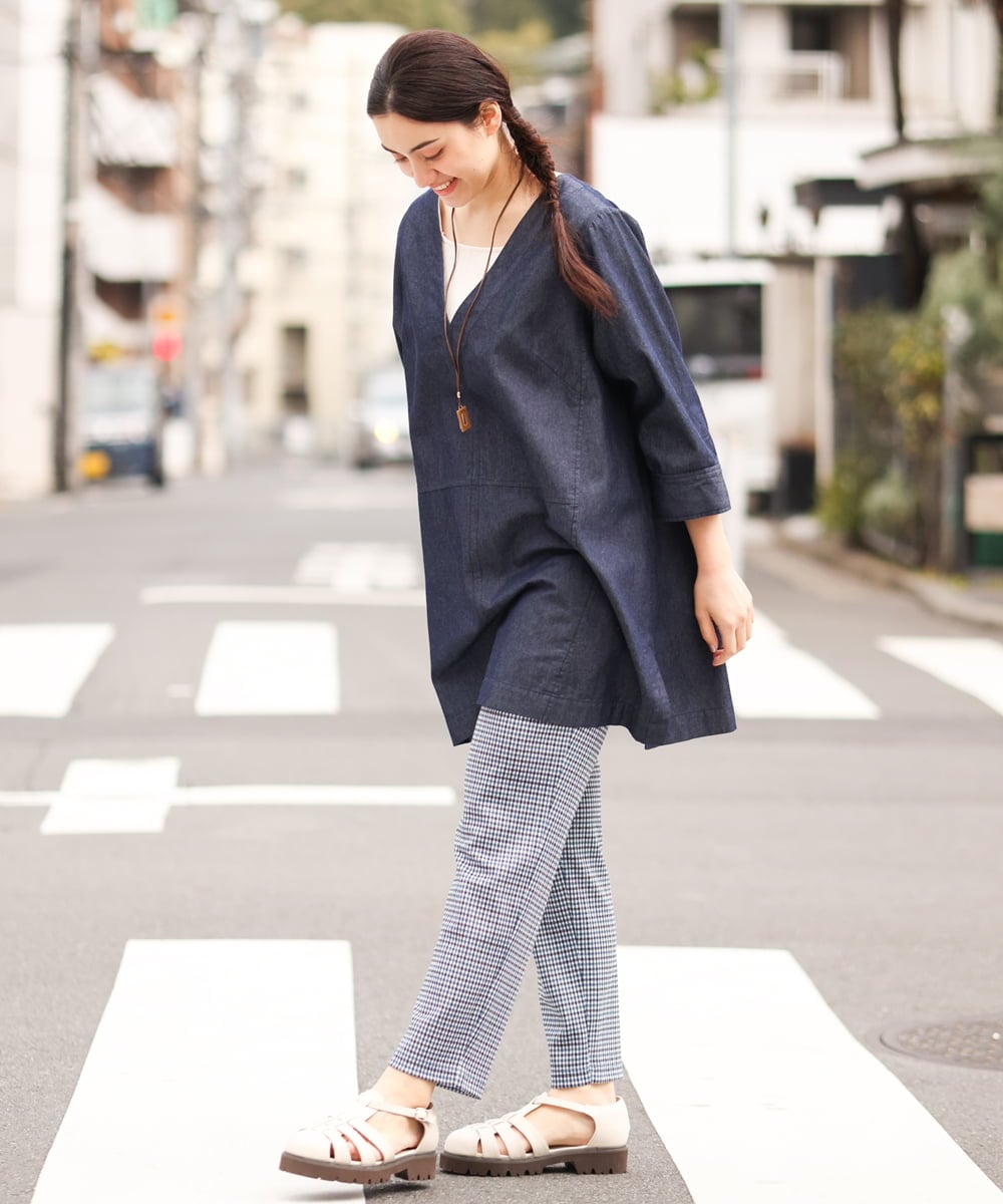 OLEES05090 eur3(エウルキューブ) 【大きいサイズ】Vネックデニムチュニック ネイビー(57)