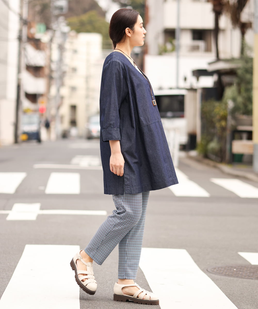 OLEES05090 eur3(エウルキューブ) 【大きいサイズ】Vネックデニムチュニック ネイビー(57)