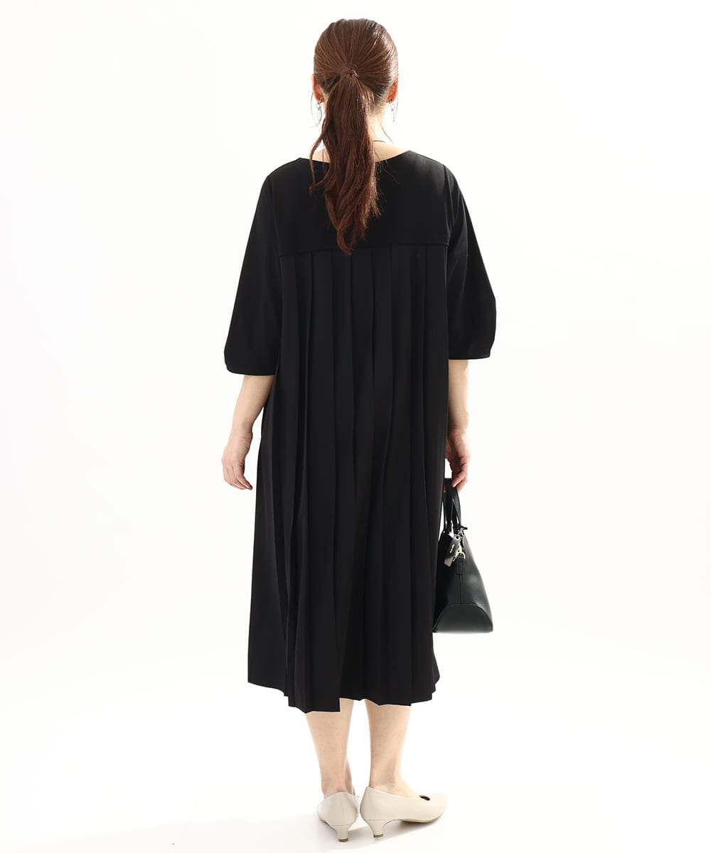 OLEFA19169 eur3(エウルキューブ) 【大きいサイズ】バックプリーツワンピース ブラック(94)