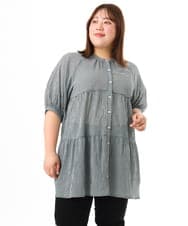 OLEFD03089 eur3(エウルキューブ) 【WEB先行販売】【大きいサイズ】コットンティアードブラウスチュニック ホワイト(ギンガム）