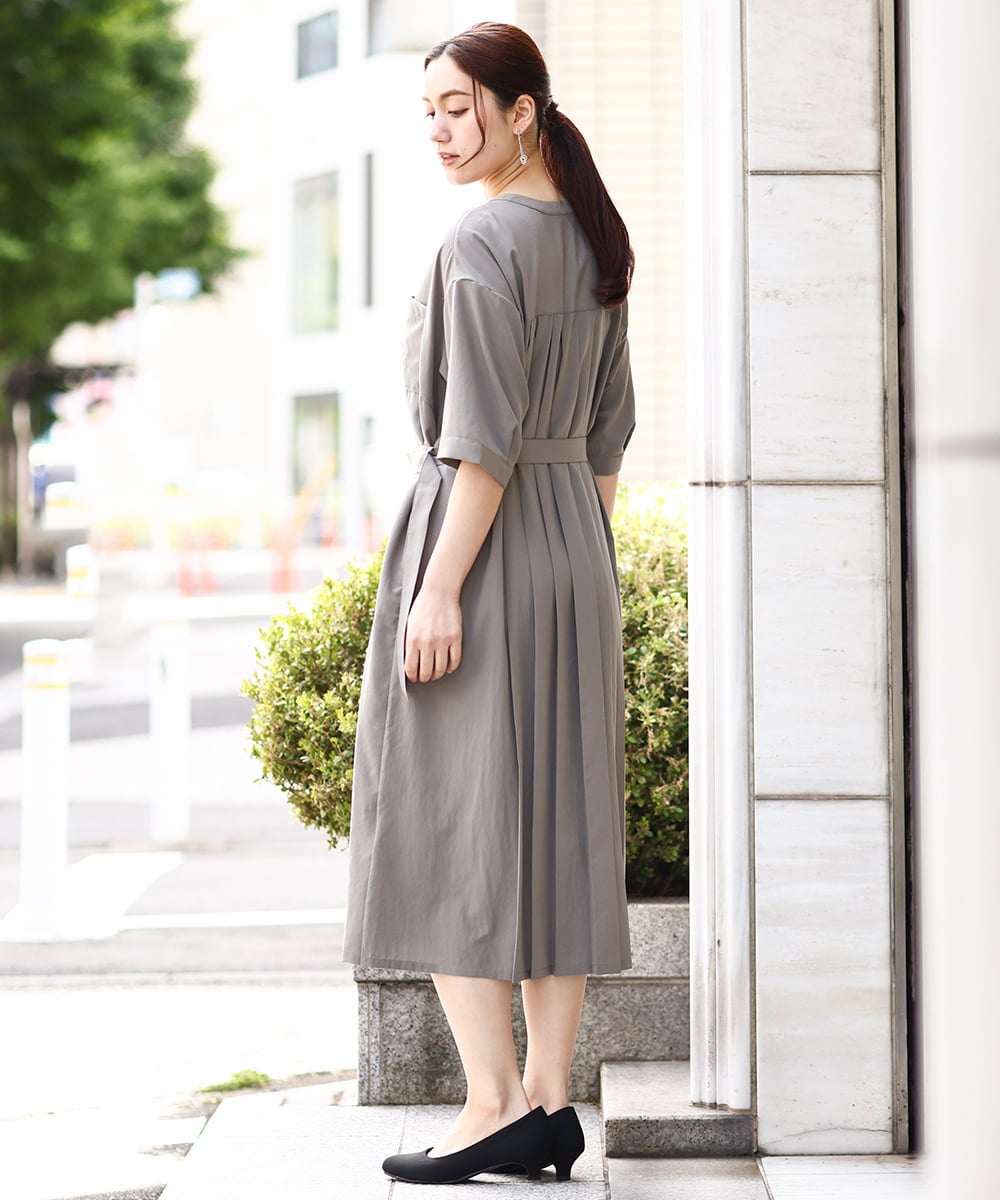 OLEHV31149 eur3(エウルキューブ) 【大きいサイズ】バックプリーツワンピース カーキ(36)