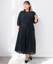 OLEID31189 eur3(エウルキューブ) 【大きいサイズ】プリーツワンピース ネイビー
