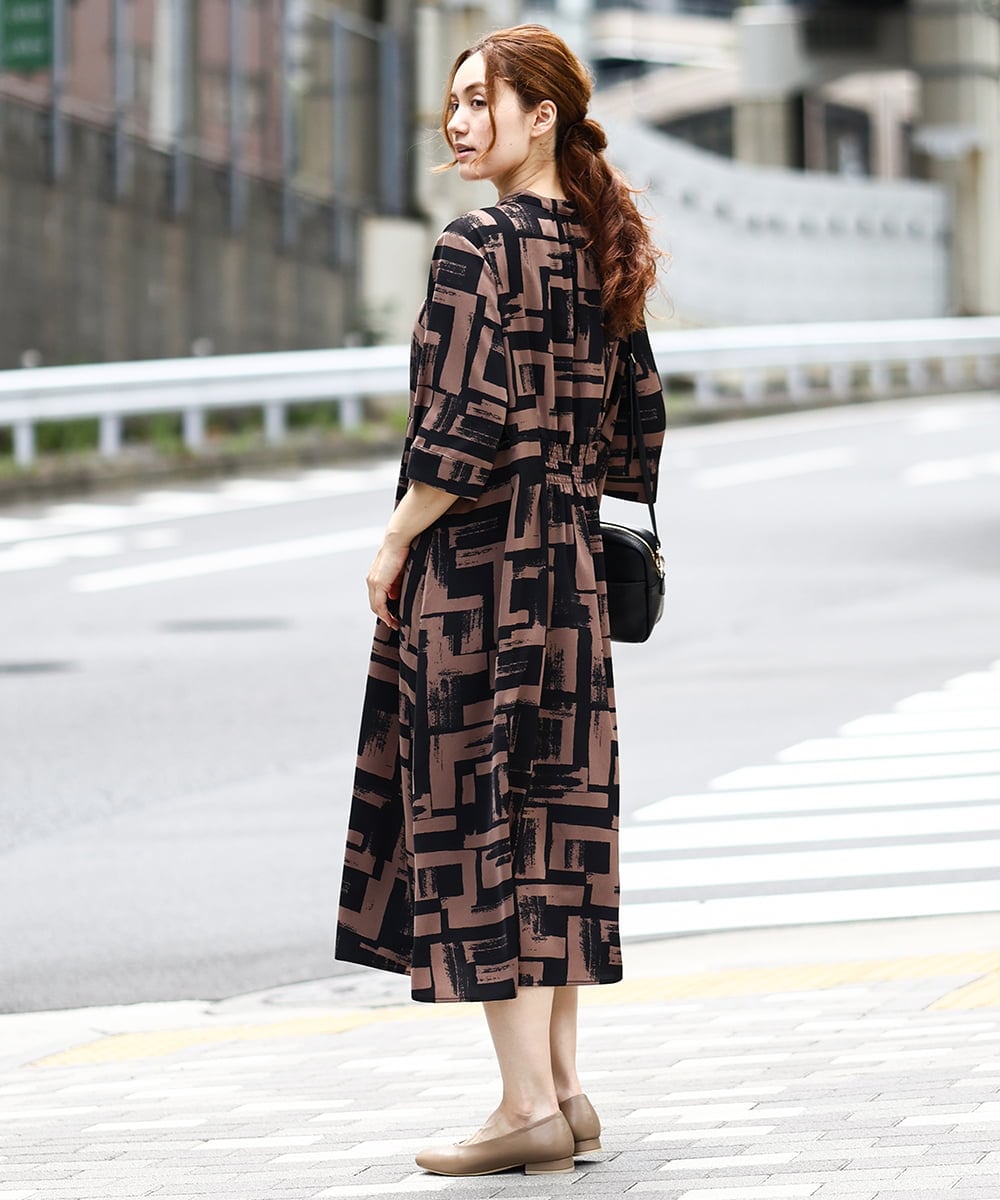 OLEJA11119 eur3(エウルキューブ) 【大きいサイズ/LAVEANGE×eur3】タックワンピース ダークブラウン(87)