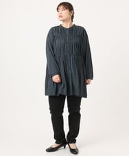 OLEKA05099 eur3(エウルキューブ) 【WEB先行販売】【大きいサイズ】サテンギャザーチュニック ネイビー(57)