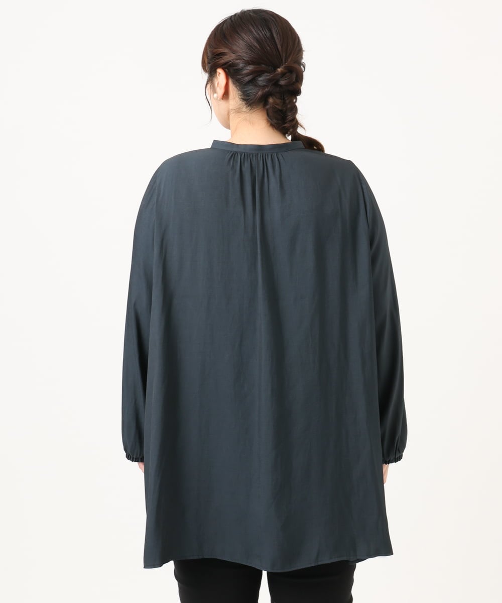 OLEKA05099 eur3(エウルキューブ) 【WEB先行販売】【大きいサイズ】サテンギャザーチュニック ネイビー(57)