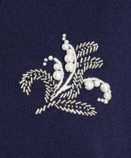 OLFCS02090 eur3(エウルキューブ) 【大きいサイズ】ブローチ風刺繍ニット ネイビー(57)