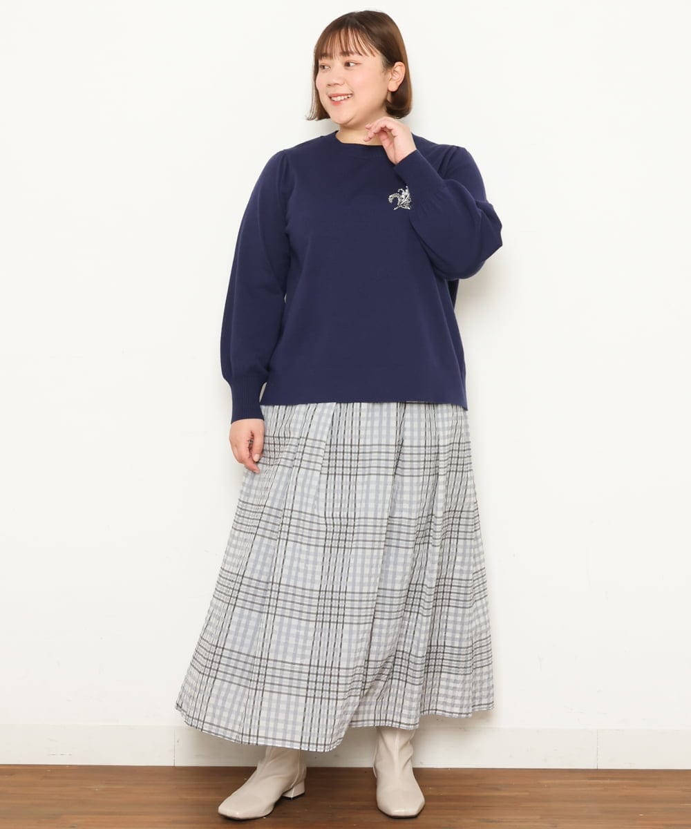 OLFCS02090 eur3(エウルキューブ) 【大きいサイズ】ブローチ風刺繍ニット ネイビー(57)