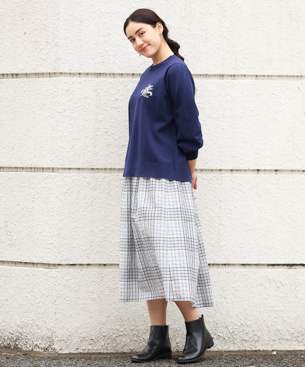 OLFCS02090 eur3(エウルキューブ) 【大きいサイズ】ブローチ風刺繍ニット ネイビー(57)