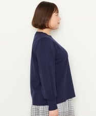 OLFCS02090 eur3(エウルキューブ) 【大きいサイズ】ブローチ風刺繍ニット ネイビー(57)