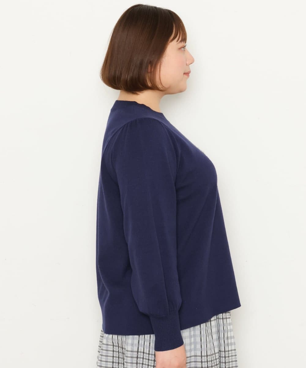 OLFCS02090 eur3(エウルキューブ) 【大きいサイズ】ブローチ風刺繍ニット ネイビー(57)
