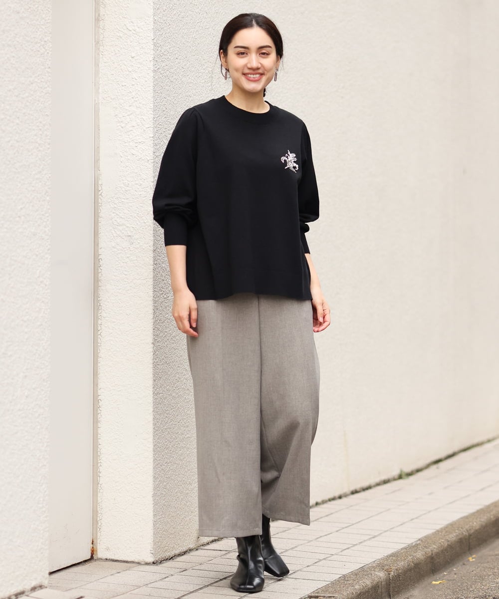OLFCS02090 eur3(エウルキューブ) 【大きいサイズ】ブローチ風刺繍ニット ブラック(94)
