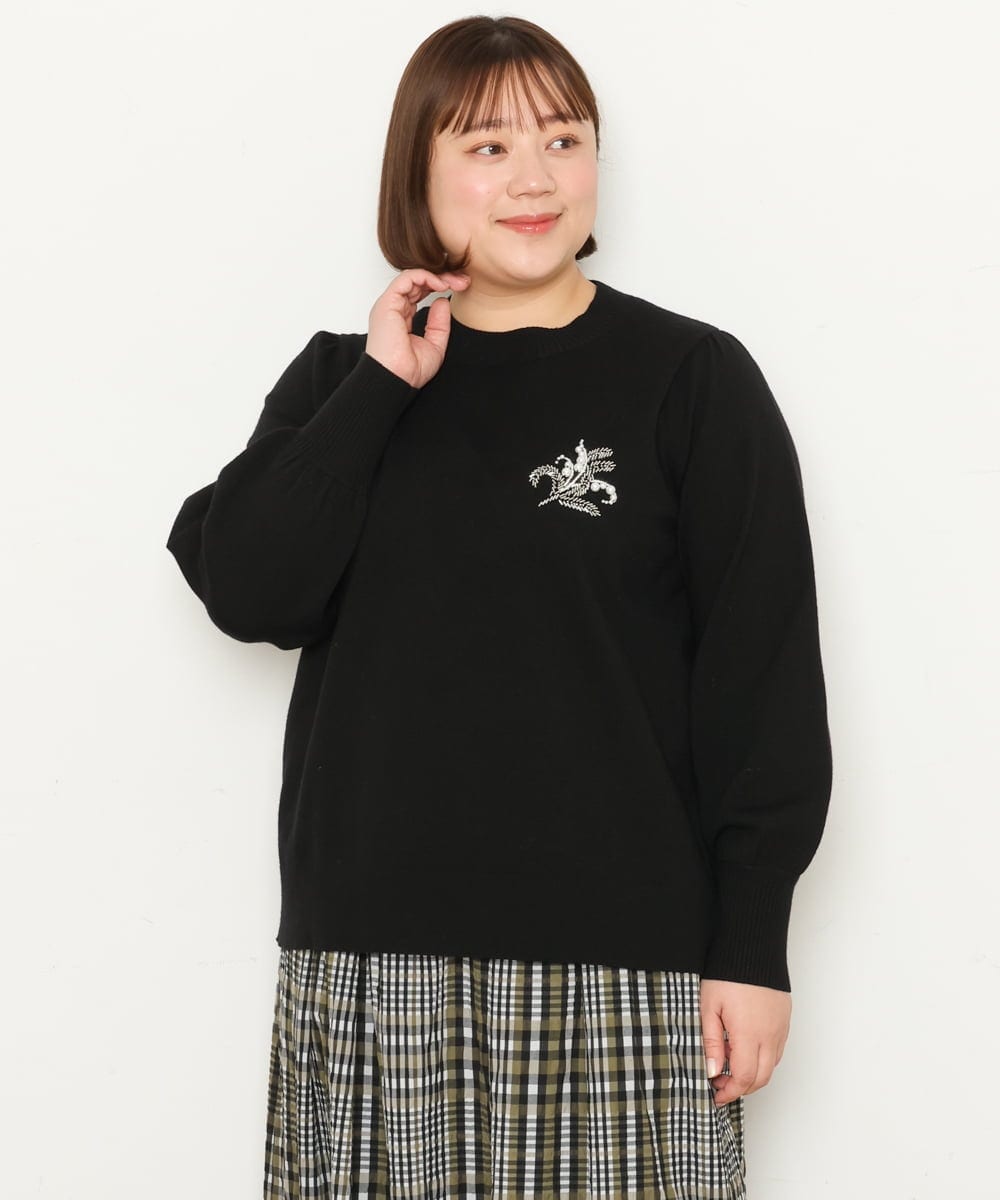 OLFCS02090 eur3(エウルキューブ) 【大きいサイズ】ブローチ風刺繍ニット ブラック(94)