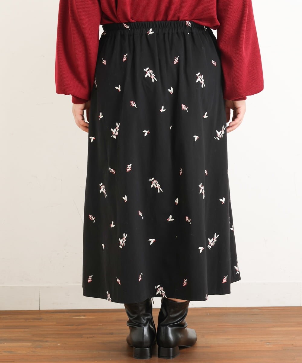OLHAS15110 eur3(エウルキューブ) 【大きいサイズ/soso×eur3】リーフ刺繍スカート ブラック(94)