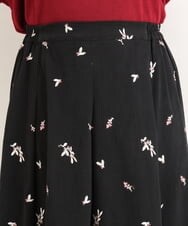 OLHAS15110 eur3(エウルキューブ) 【大きいサイズ/soso×eur3】リーフ刺繍スカート ブラック(94)