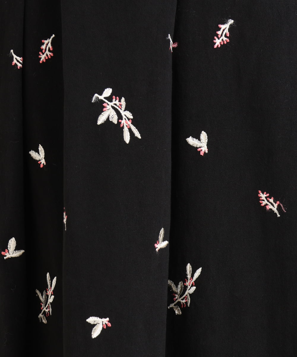 OLHAS15110 eur3(エウルキューブ) 【大きいサイズ/soso×eur3】リーフ刺繍スカート ブラック(94)