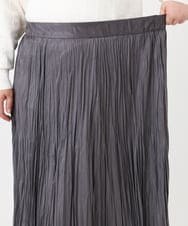 OLHBD10089 eur3(エウルキューブ) 【WEB先行販売】【大きいサイズ/a.v.v×eur3】フェイクスエードプリーツスカート ダークグレー(93)