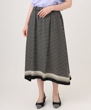 OLHID09119 eur3(エウルキューブ) 【大きいサイズ】スカーフプリントイレヘムスカート ブラック