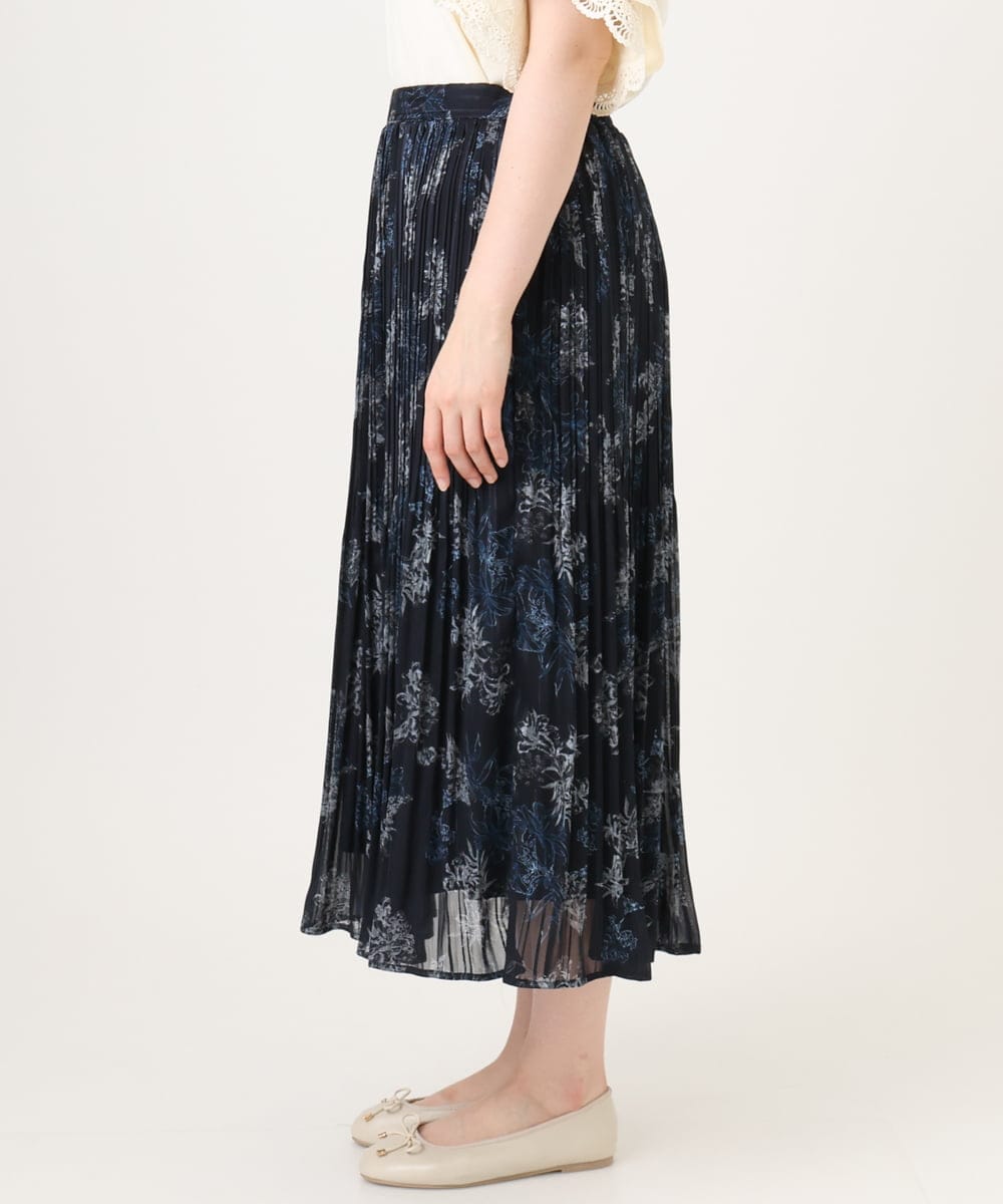 OLHID11089 eur3(エウルキューブ) 【WEB先行販売】【大きいサイズ/a.v.v×eur3/洗える】フラワープリントランダムプリーツスカート ネイビー