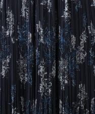 OLHID11089 eur3(エウルキューブ) 【WEB先行販売】【大きいサイズ/a.v.v×eur3/洗える】フラワープリントランダムプリーツスカート ネイビー