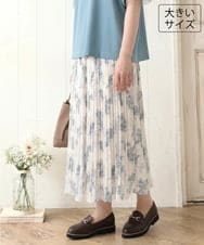 OLHID11089 eur3(エウルキューブ) 【WEB先行販売】【大きいサイズ/a.v.v×eur3/洗える】フラワープリントランダムプリーツスカート ベージュ