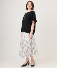 OLHID11089 eur3(エウルキューブ) 【WEB先行販売】【大きいサイズ/a.v.v×eur3/洗える】フラワープリントランダムプリーツスカート ベージュ