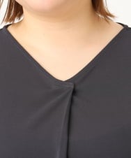 OLKGA21079 eur3(エウルキューブ) 【WEB先行販売】【大きいサイズ/セットアップ対応】接触冷感ジャージーVネックカットソー ダークグレー(93)