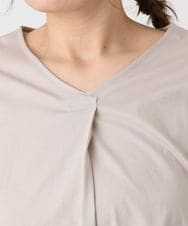 OLKHA30059 eur3(エウルキューブ) 【WEB先行販売】【大きいサイズ/接触冷感】Vネックシルケット天竺カットソー グレージュ(89)