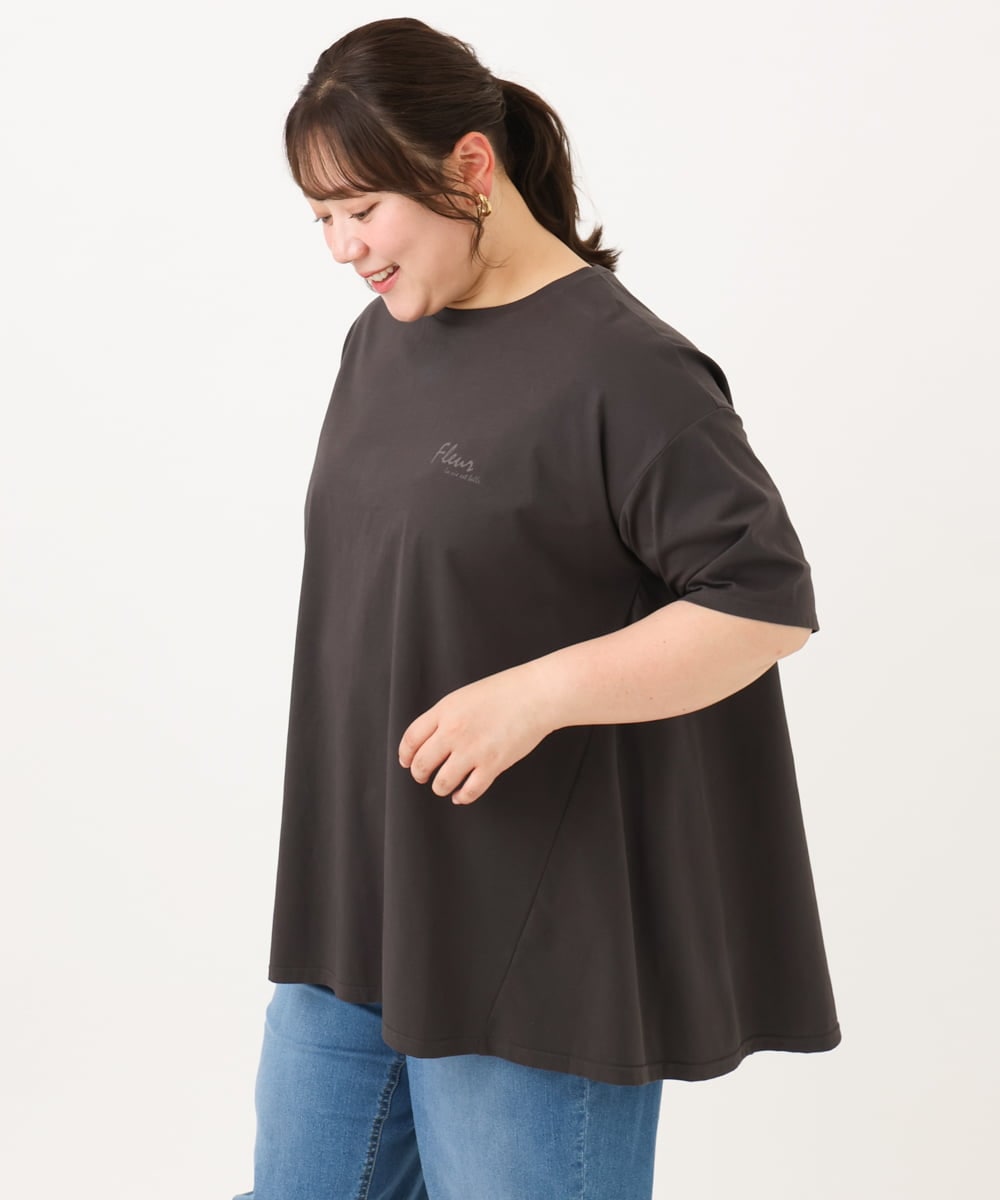 OLKID46069 eur3(エウルキューブ) 【WEB先行販売】【大きいサイズ】バックフレアロゴTシャツ ダークグレー