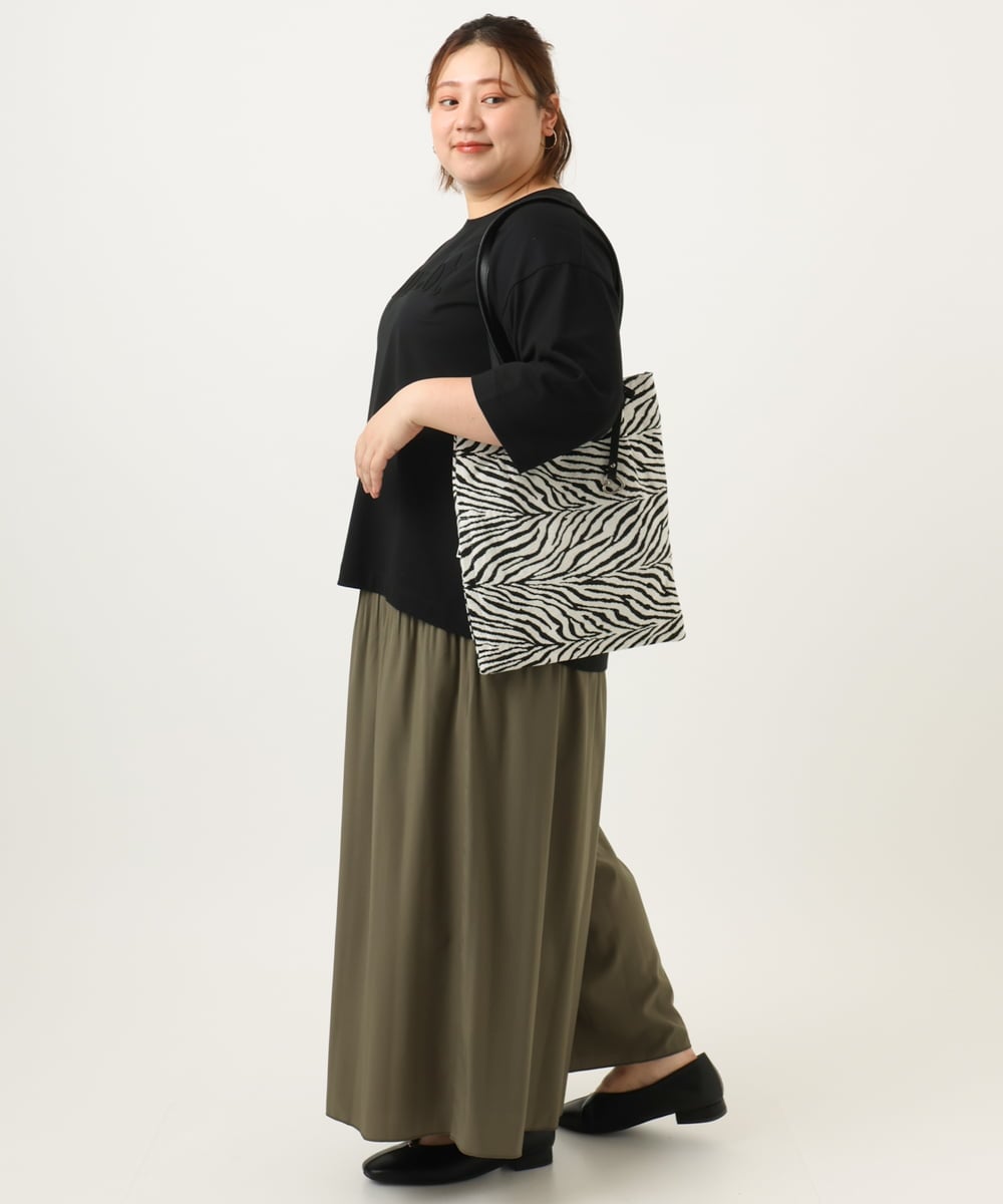 OLKJA05049 eur3(エウルキューブ) 【大きいサイズ】エンボスロゴTシャツ ブラック(94)