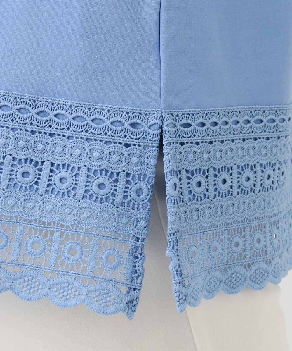 OLKLA29069 eur3(エウルキューブ) 【WEB先行販売】【大きいサイズ/a.v.v×eur3】ポンチ裾レーストップス ブルー(55)