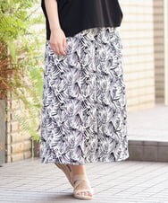 OLLFS19110 eur3(エウルキューブ) 【大きいサイズ】リーフプリントワイドパンツ ブラック(94)