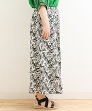 OLLFS19110 eur3(エウルキューブ) 【大きいサイズ】リーフプリントワイドパンツ ブラック(94)