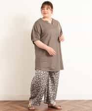 OLLGM24090 eur3(エウルキューブ) 【大きいサイズ】サテン小花プリントワイドパンツ グレー(92)
