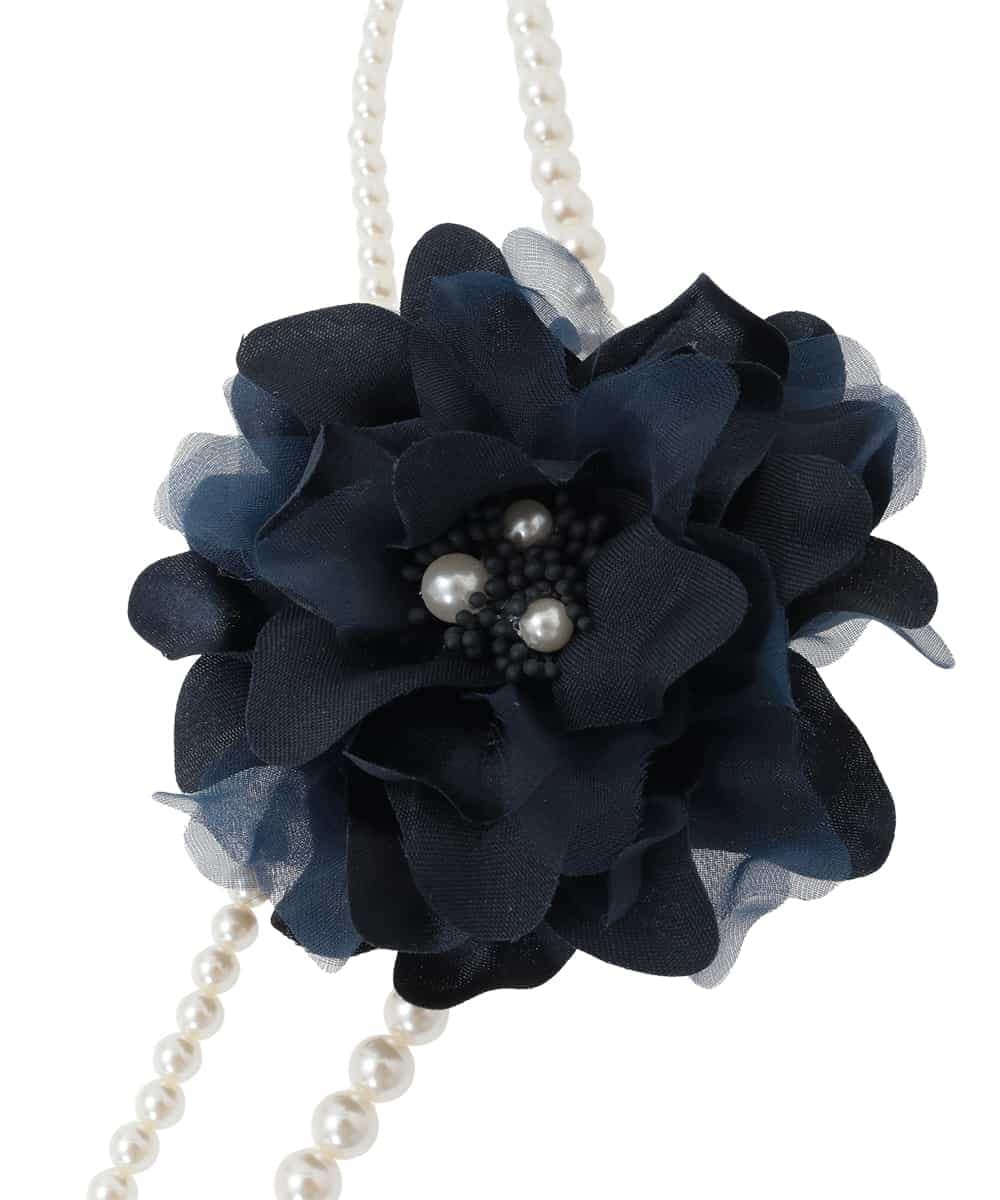 OZ2BD45054 eur3(エウルキューブ) 2連パールネックレス×フラワーコサージュ ネイビー