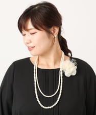 OZ2CD01054 eur3(エウルキューブ) コサージュ付き2連パールライクネックレス アイボリー