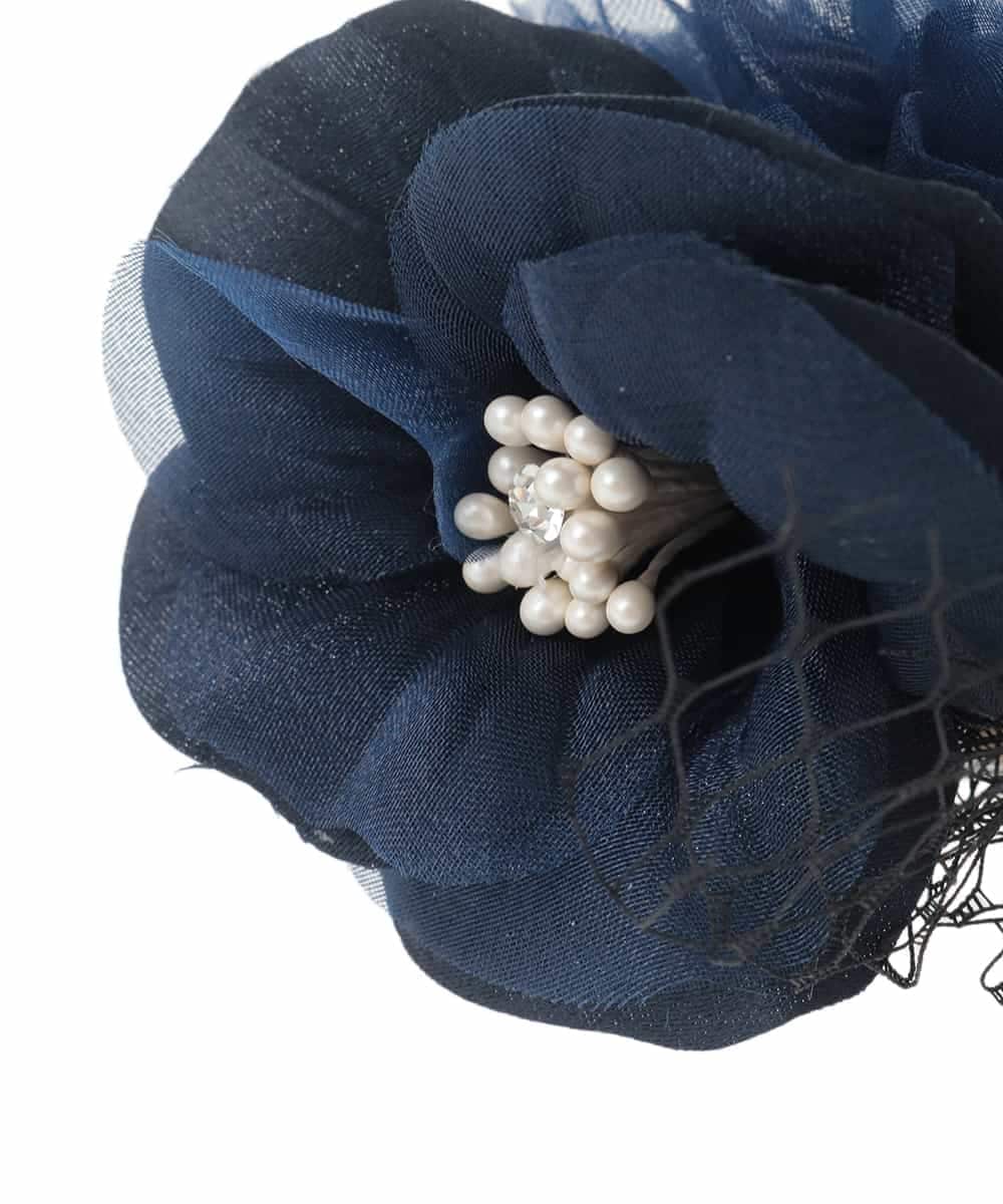 OZ2CD01054 eur3(エウルキューブ) コサージュ付き2連パールライクネックレス ネイビー