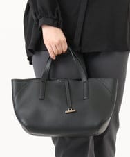 OZ5AD28089 eur3(エウルキューブ) 【2WAY】フェイクレザースクエアデザインバッグ ブラック