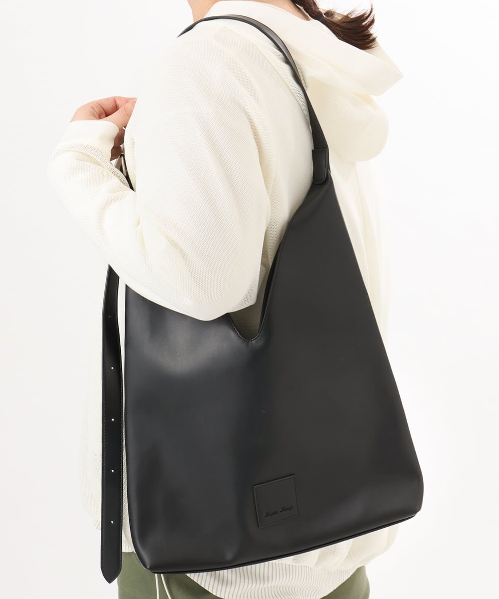 OZ5ED05044 eur3(エウルキューブ) Vカットフェイクレザーショルダーバッグ ブラック