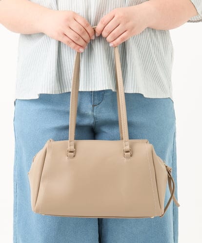 OZ5FA08084 eur3 キューブ型ボストンバッグ