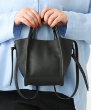 OZ5FA09049 eur3(エウルキューブ) スクエアフォルムトートバッグ ブラック(94)