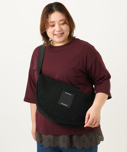 OZ5JA19059 eur3 三日月ショルダーバッグ
